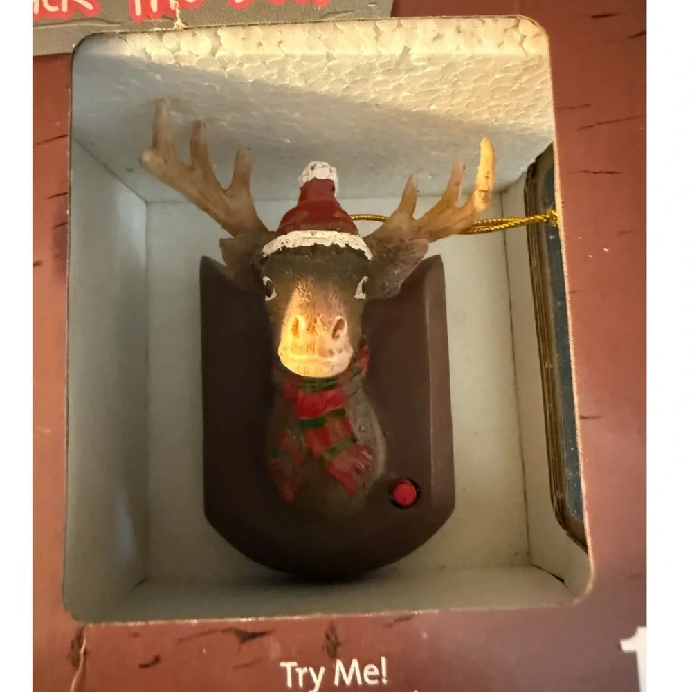 2015 Gemmy Buck The Deer Trophy Wall Mounted Singing 3” Christmas Ornament New